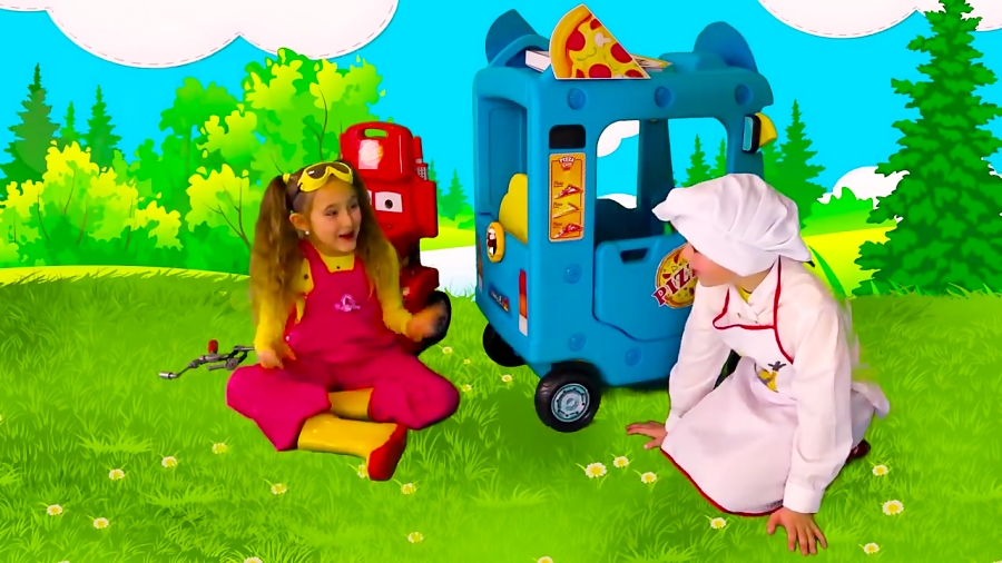 اسباب بازی ها و خانواده مهربان - پیتزا بازی ساشا و مکس